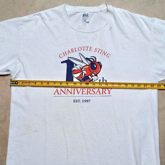 Vintage Charlotte Sting 10th Anniversary Distressed WNBA T-shirt - Size XL - Picture 13 of 13